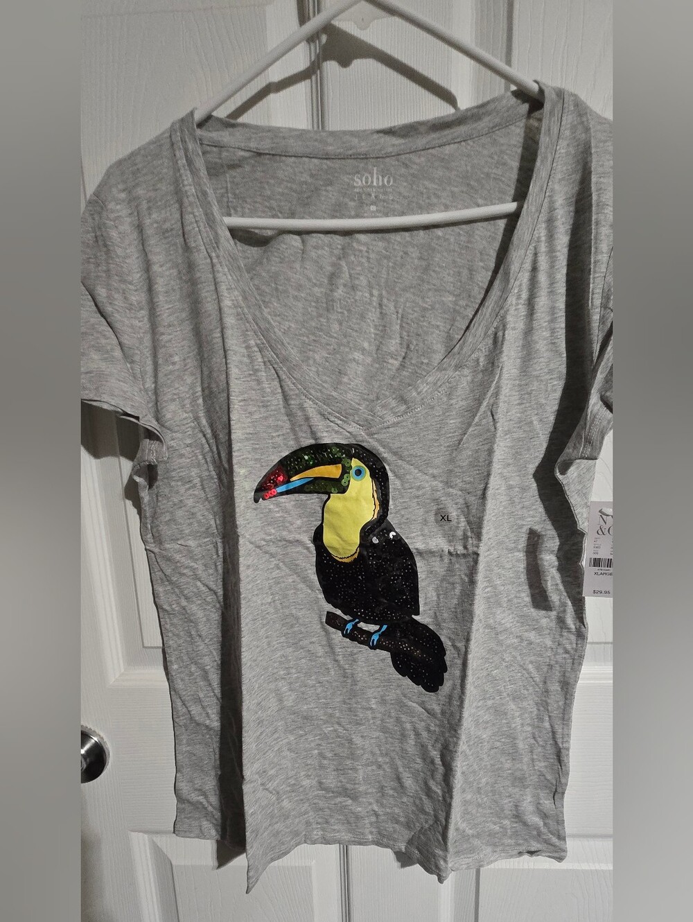 Toucan Soho V-neck T-shirt